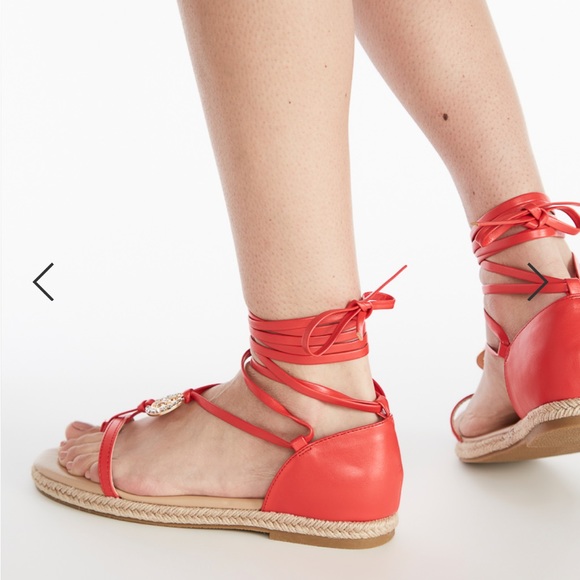 Azima Flat Sandal - Picture 6 of 9